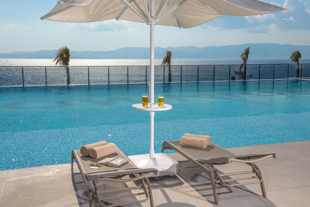 The Nowness Luxury Hotel & Spa Adulty Only เซสเม ภายนอก รูปภาพ